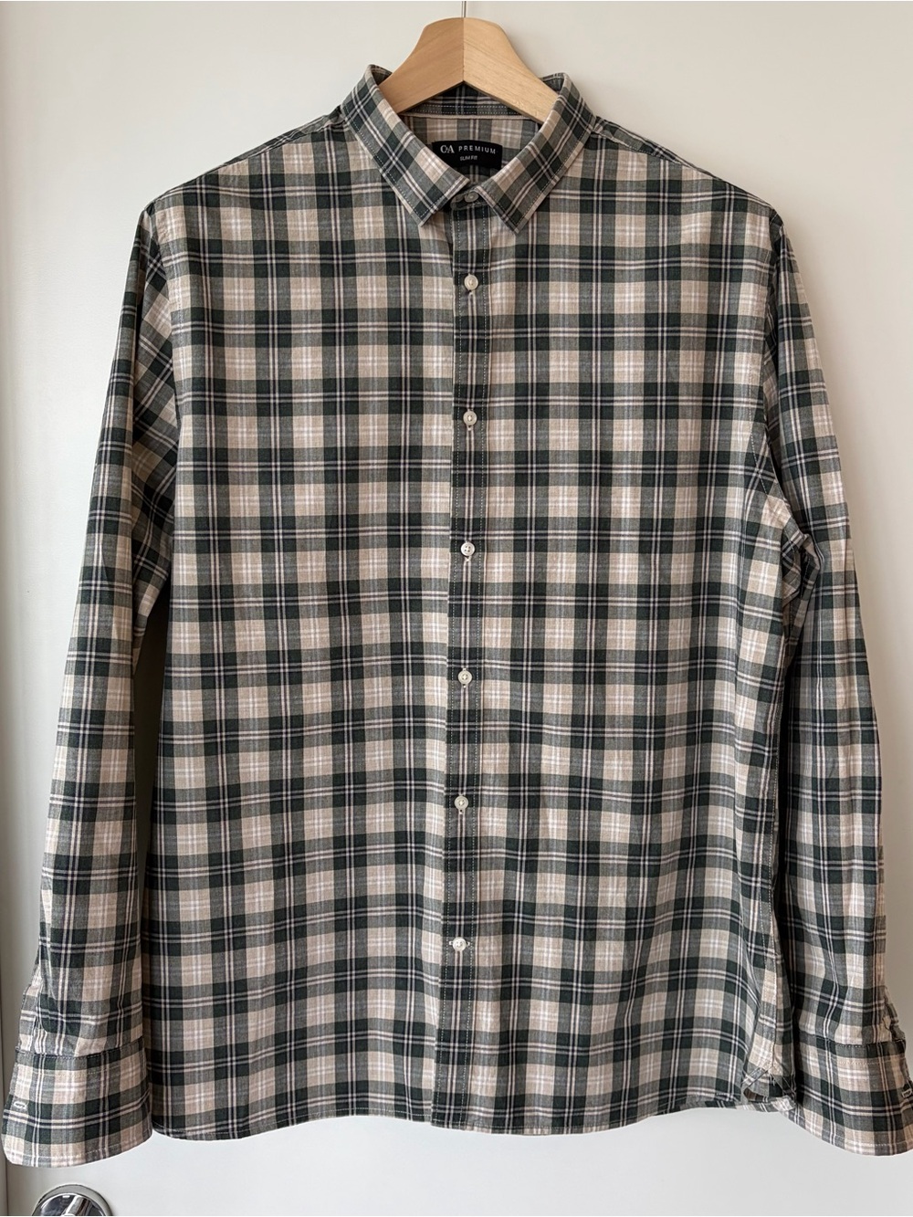 C&A Plaid Button-Up Shirt in Green and Cream - Casual Men's Shirt - Slim Fit